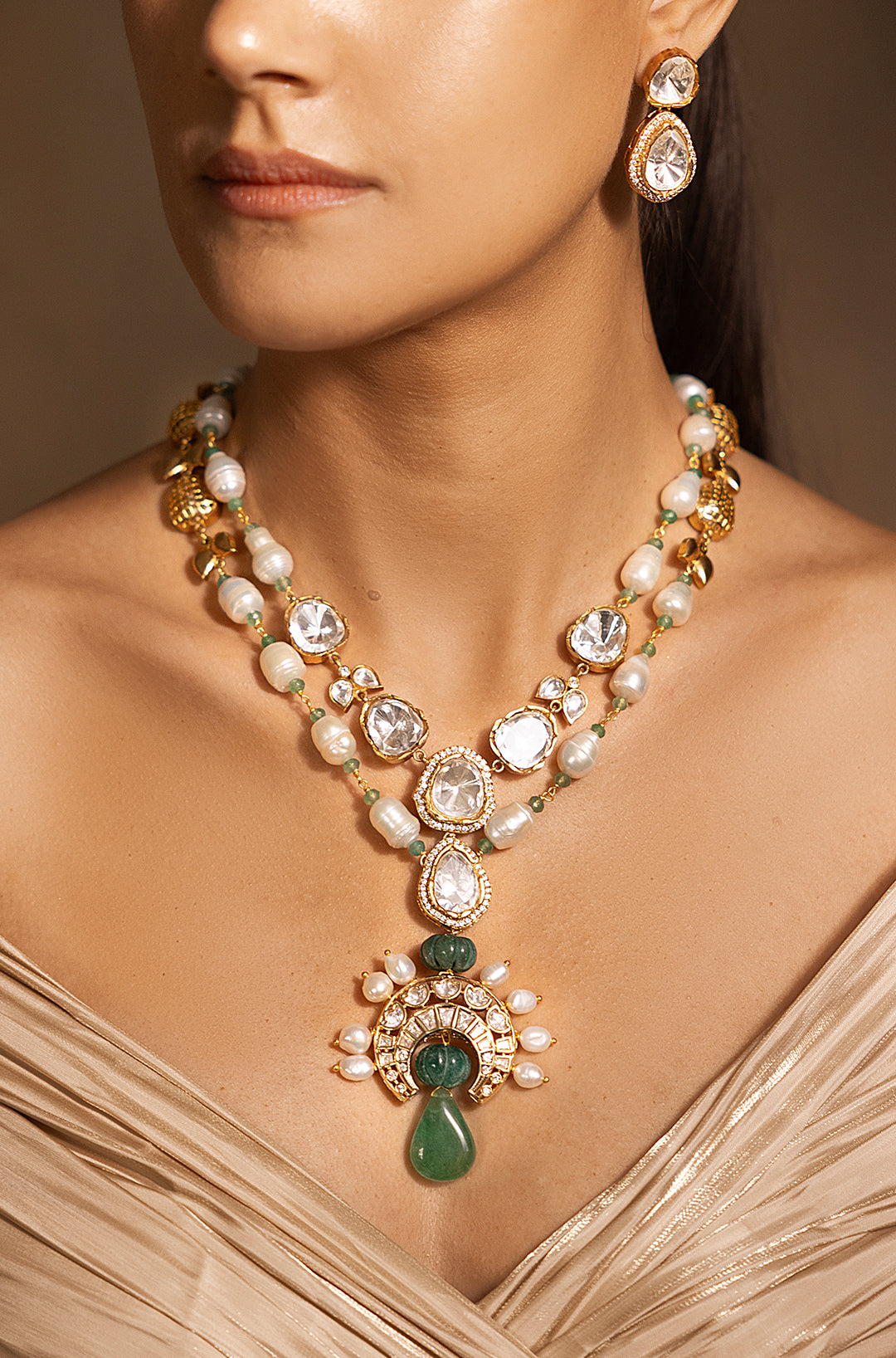 Stylish Green-White-Golden Necklace Set