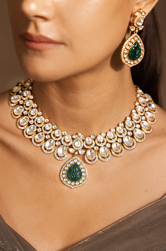 Luxurious Golden-Green Choker Necklace Set