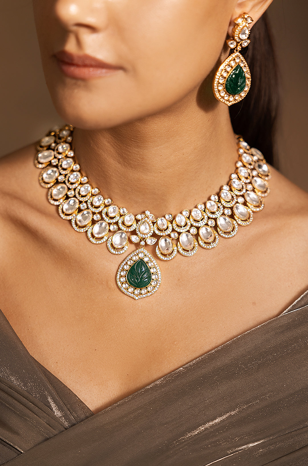 Luxurious Golden-Green Choker Necklace Set